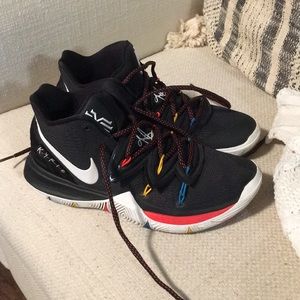 Nike Kyrie Irving Basketball Shoes